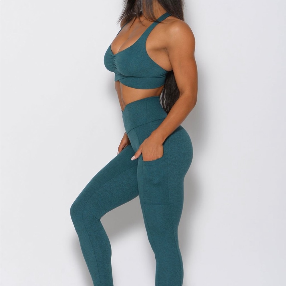 Bombshell contour leggings. Small